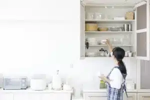 clean inside kitchen cupboards
